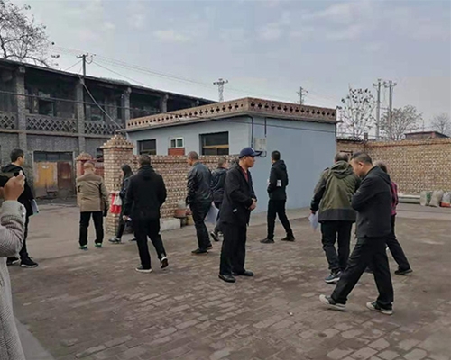 縣委、鎮(zhèn)府領(lǐng)導驗收煤改電工程